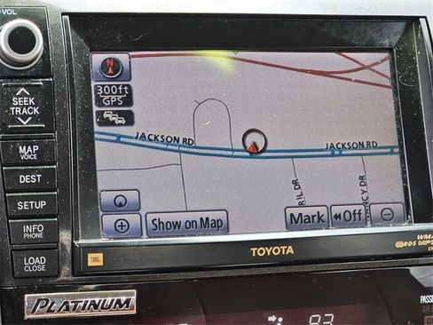 Used 2010 Toyota Tundra Limited w/ Platinum Pkg image 13