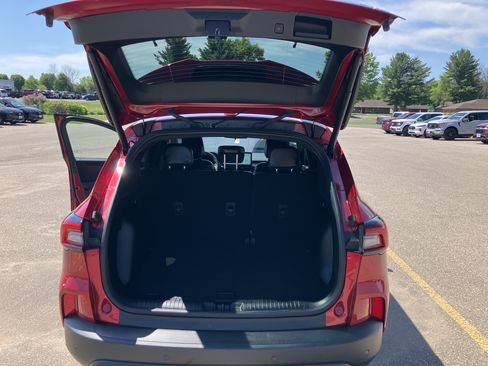 Used 2025 Ford Escape ST-Line w/ Tech Pack #1 AWD/4WD image 17