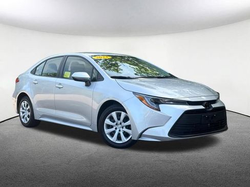 Used 2023 Toyota Corolla LE w/ Carpet Mat Package (TMS) FWD image 2