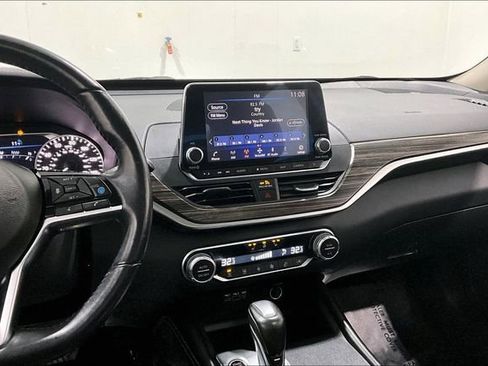 Used 2019 Nissan Altima 2.5 Platinum image 9