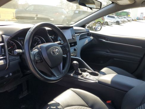 Used 2024 Toyota Camry SE image 18