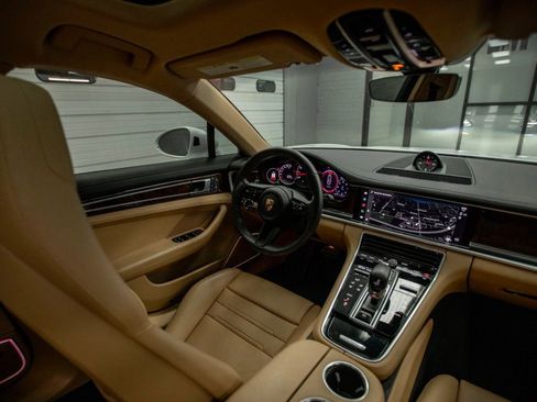 Used 2023 Porsche Panamera image 16