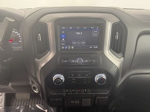 Used 2024 GMC Sierra 2500 Pro w/ Convenience Package AWD/4WD image 18