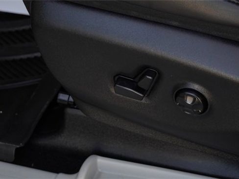 Used 2020 Chrysler Pacifica Limited w/ Tire & Wheel Group image 20