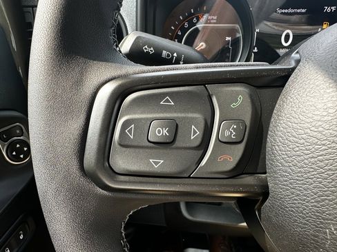 Used 2025 Jeep Gladiator Sport image 14