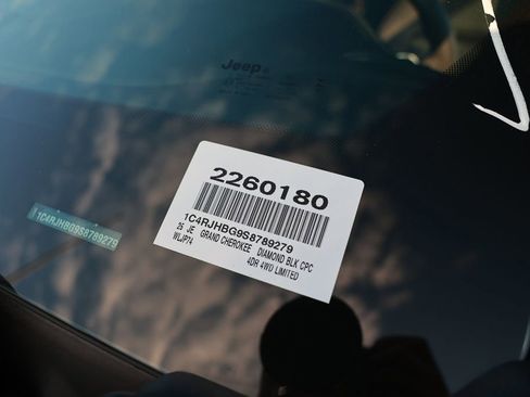 New 2025 Jeep Grand Cherokee Limited image 34