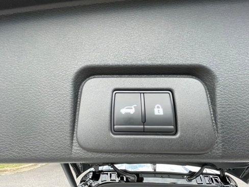 New 2025 Nissan Rogue SL w/ SL Premium Package image 19