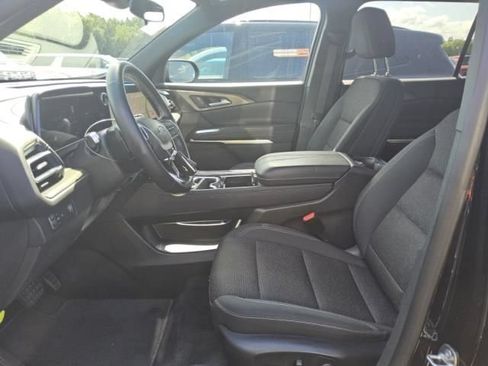 Used 2024 Chevrolet Traverse LT w/ Midnight/Sport Edition FWD image 6