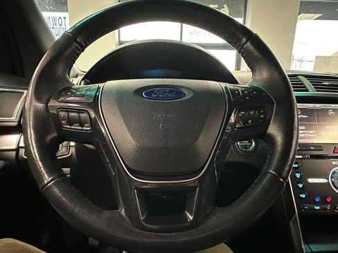 Used 2016 Ford Explorer Limited image 42