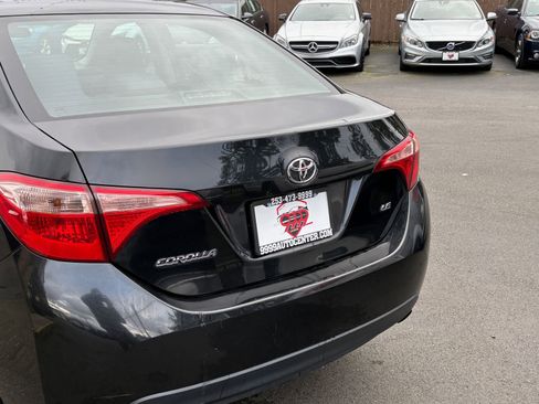 Used 2018 Toyota Corolla LE image 6