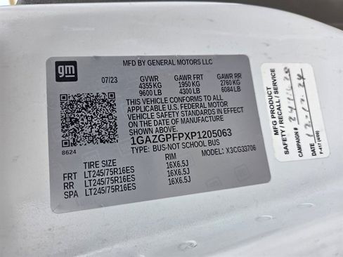 Used 2023 Chevrolet Express 3500 LT w/ LT Preferred Equipment Group image 15