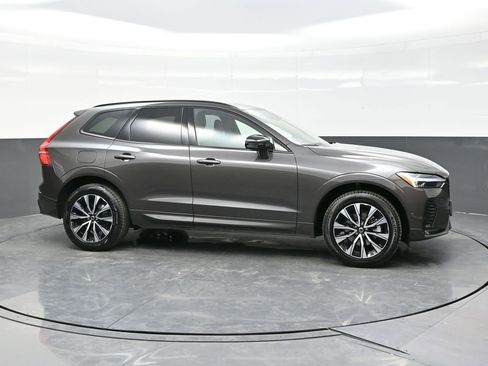 Used 2025 Volvo XC60 B5 Plus w/ Climate Package AWD/4WD image 8