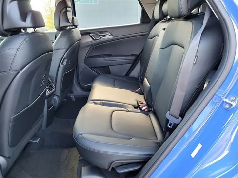 New 2026 Kia Sportage SX image 7