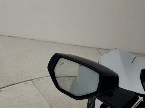 Used 2023 Chevrolet Corvette Stingray Premium Cpe w/ Z51 Performance Package image 17