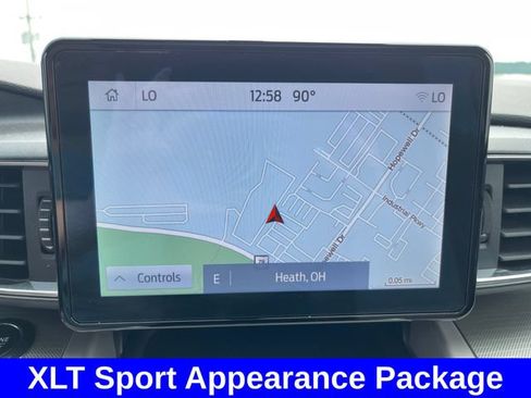 Used 2024 Ford Explorer XLT w/ Equipment Group 202A AWD/4WD image 19