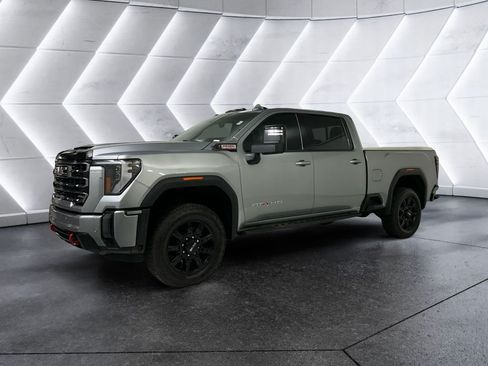 Used 2024 GMC Sierra 2500 AT4 w/ AT4 Premium Plus Package AWD/4WD image 3
