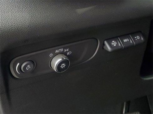 Used 2021 Buick Envision Avenir w/ Technology Package II image 19