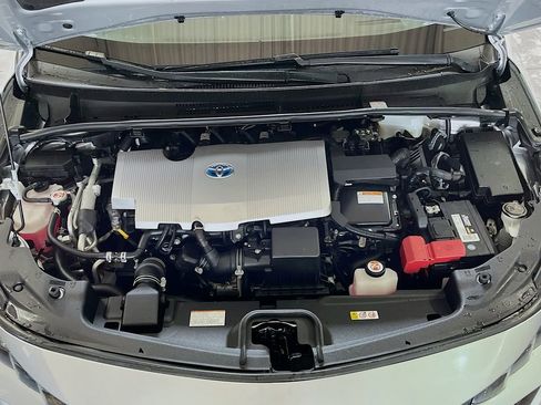 Used 2021 Toyota Prius Prime Limited w/ Carpet Mat Package (TMS) image 29