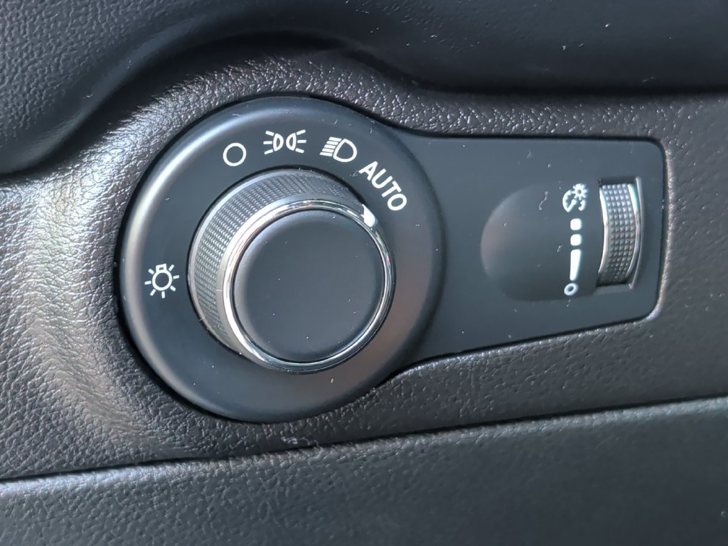 Used 2025 Dodge Durango GT AWD/4WD image 14