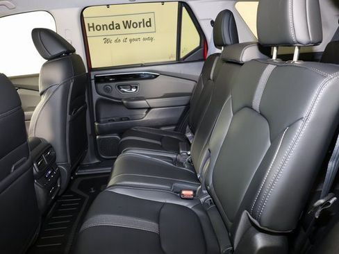 New 2025 Honda Pilot Touring image 25