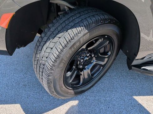 Used 2023 Chevrolet Tahoe 2WD w/ 1FL Safety Package image 45