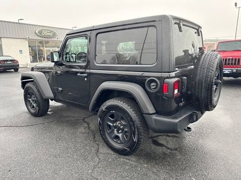 Used 2022 Jeep Wrangler Sport image 3