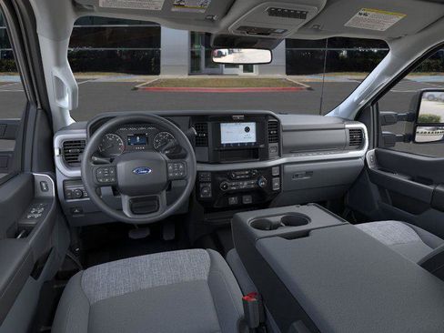 New 2026 Ford F250 XLT w/ FX4 Off-Road Package image 9