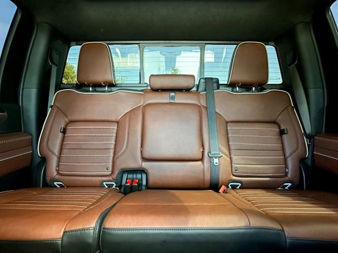 Used 2025 GMC Sierra 2500 Denali Ultimate AWD/4WD image 30