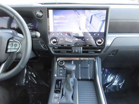 Used 2026 Lexus GX 550 image 40