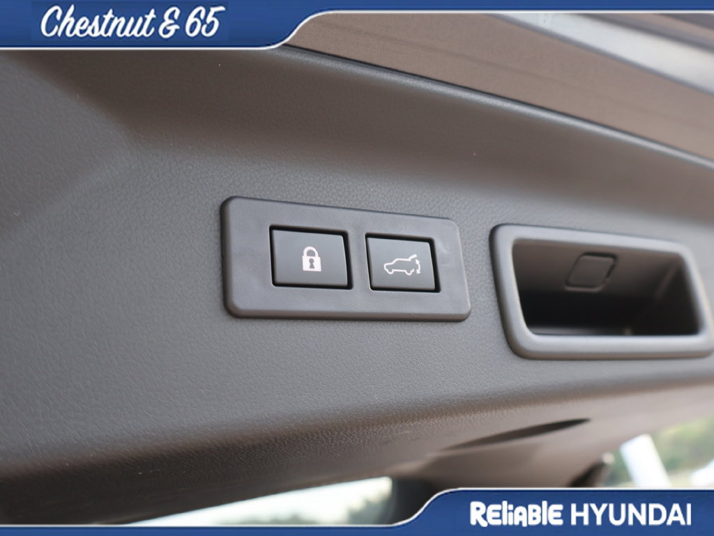 Used 2025 Subaru Forester Premium AWD/4WD image 16