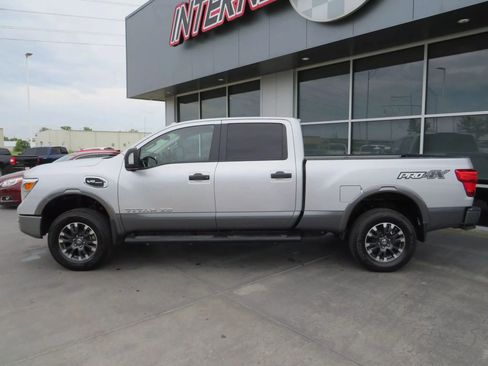 Used 2017 Nissan Titan PRO-4X image 4