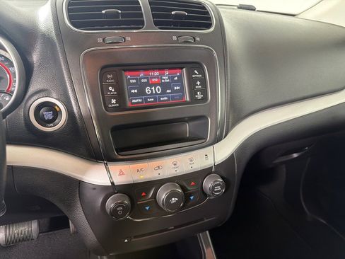 Used 2020 Dodge Journey SE FWD image 15