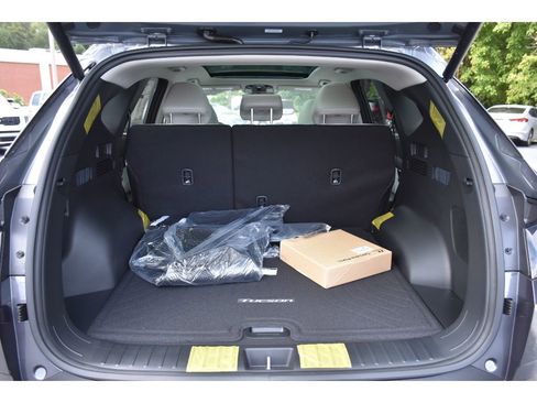 New 2025 Hyundai Tucson Limited image 14