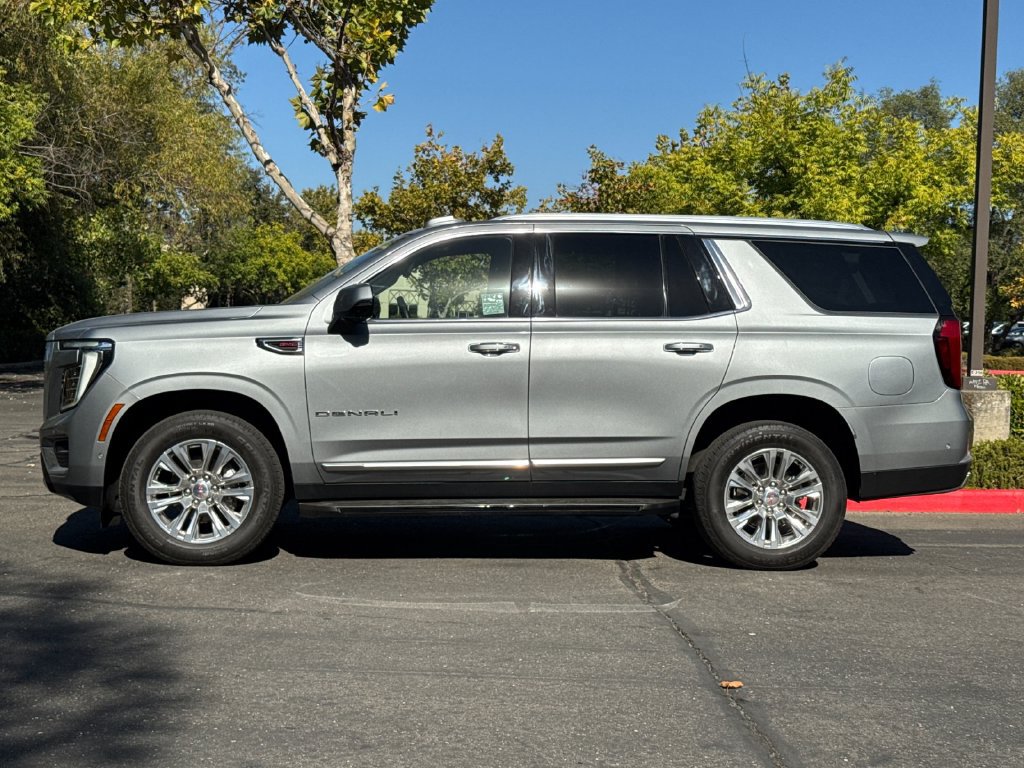 Used 2025 GMC Yukon Denali AWD/4WD image 8