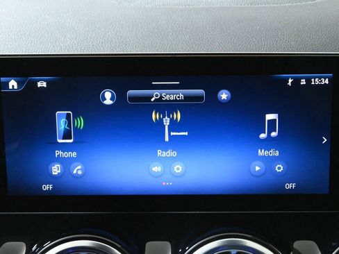 Used 2025 Mercedes-Benz GLA 250 4MATIC image 17