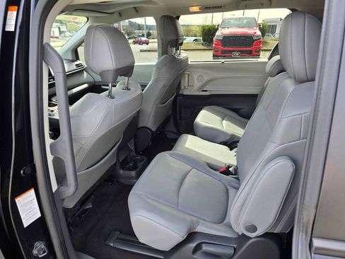 Certified 2024 Toyota Sienna XLE image 16