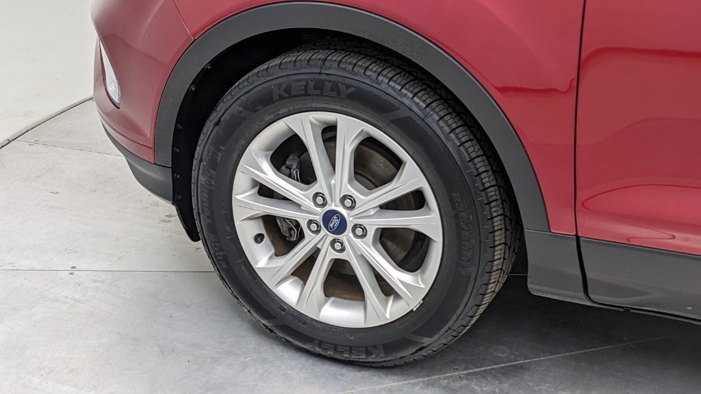 Certified 2018 Ford Escape SE FWD image 4