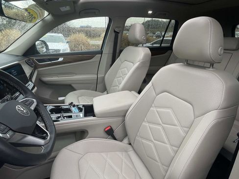 Certified 2025 Volkswagen Atlas SE w/ Panoramic Sunroof Package image 20