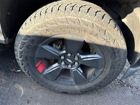 Used 2019 Chevrolet Colorado LT w/ Redline Special Edition image 15