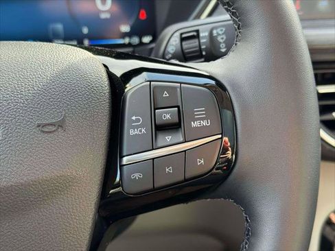 Used 2025 Ford Escape SE w/ PHEV Premium Package image 23