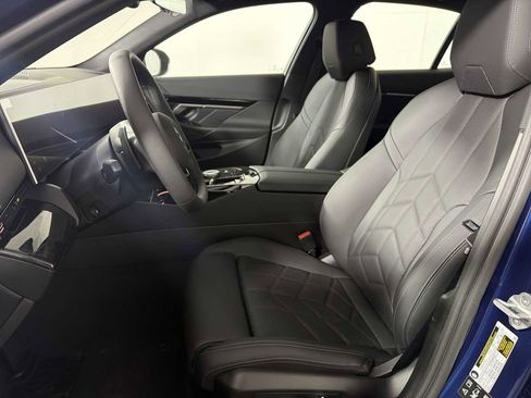 New 2026 BMW 530i xDrive w/ Premium Package image 11