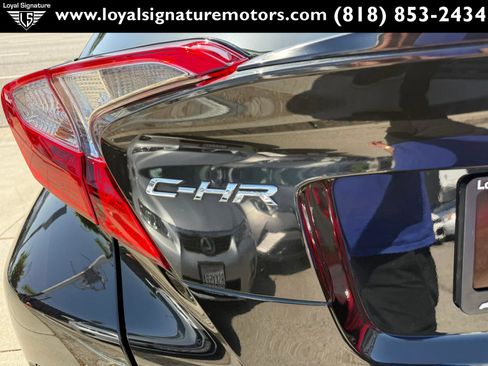 Used 2018 Toyota C-HR XLE FWD image 8