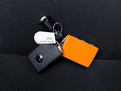 Used 2023 Volvo C40 P8 Recharge Ultimate image 38