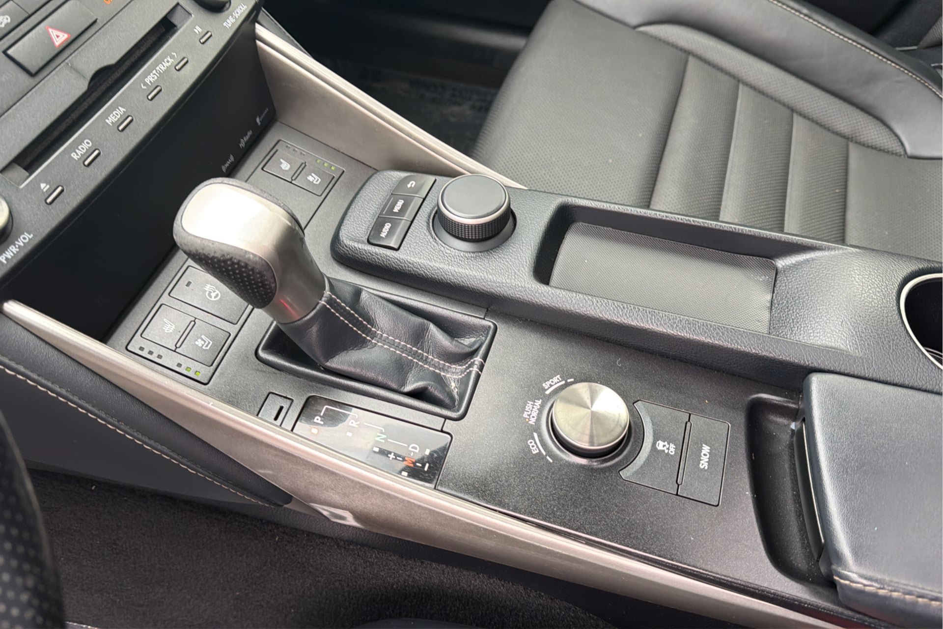 Used 2016 Lexus IS 200t w/ F Sport Package RWD image 25