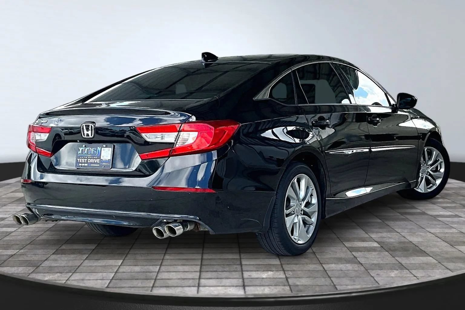 Used 2018 Honda Accord LX image 6
