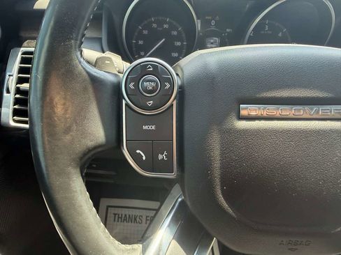 Used 2017 Land Rover Discovery HSE AWD/4WD image 40