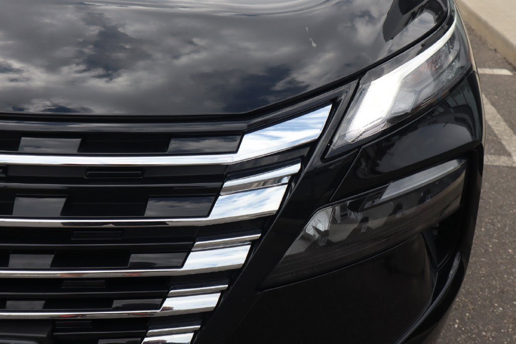 Certified 2025 Nissan Rogue SV AWD/4WD image 14