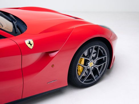 Used 2014 Ferrari F12 Berlinetta image 21