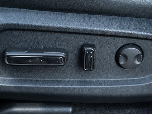 Used 2024 Honda Pilot Touring image 23