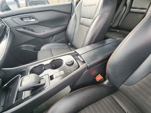 Used 2025 Nissan Rogue SV w/ Rock Creek Premium Package image 21